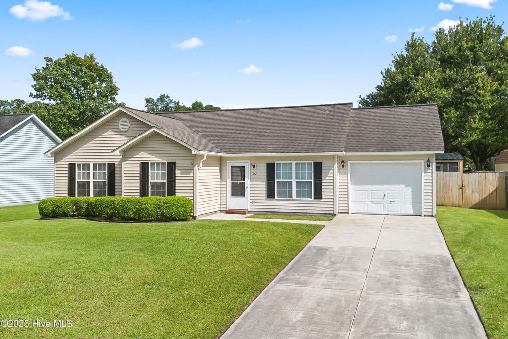 Photo of 122 Settlers Circle, Jacksonville, NC 28546 (MLS # 100526761)