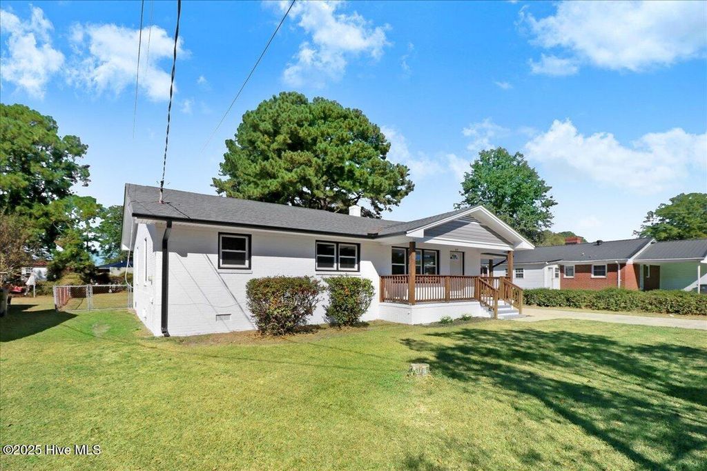 Photo of 409 Hamilton Drive, Goldsboro, NC 27530 (MLS # 100536908)