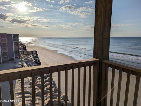 A home in North Topsail Beach