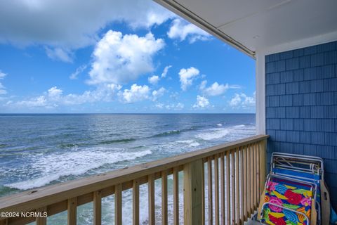 A home in North Topsail Beach