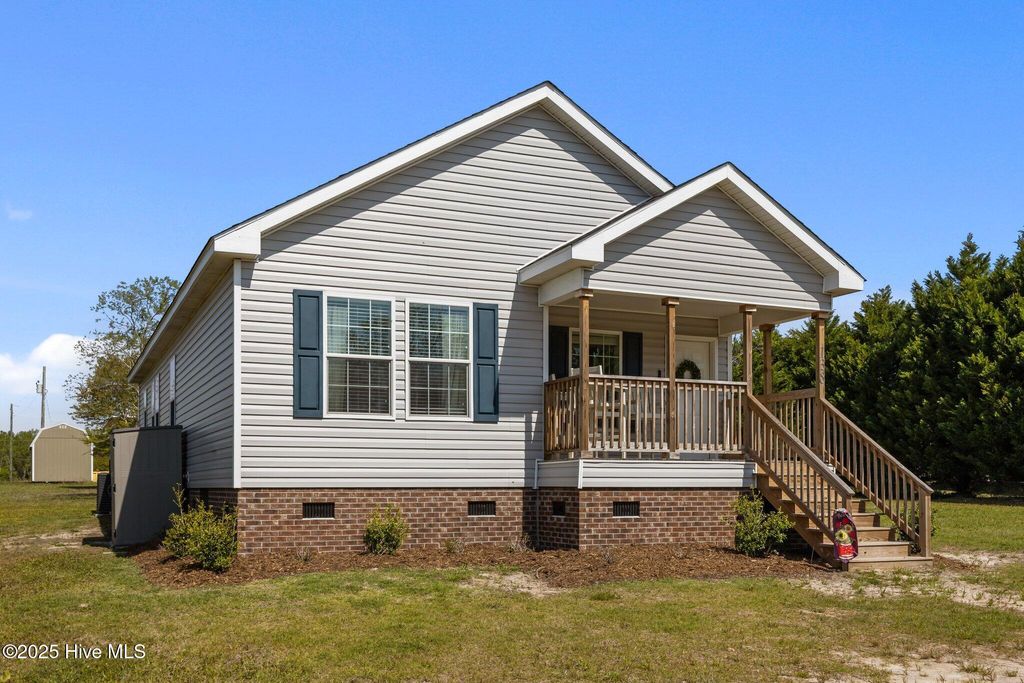 Photo of 138 Heron Cove Road, Hampstead, NC 28443 (MLS # 100501728)