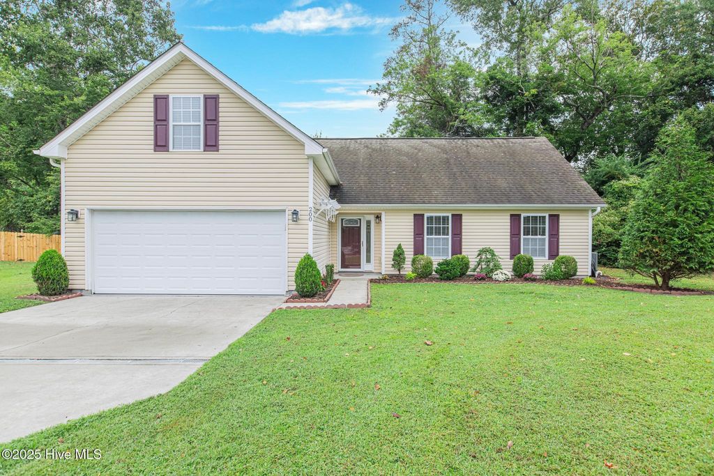 Photo of 200 Dawn Court, Jacksonville, NC 28540 (MLS # 100531184)