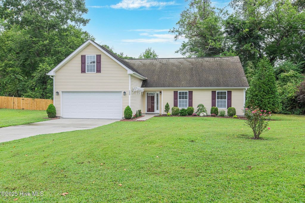 Photo of 200 Dawn Court, Jacksonville, NC 28540 (MLS # 100531184)