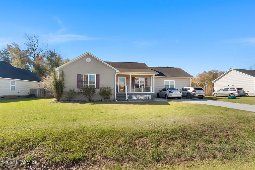 Photo of 212 Deer Haven Drive, Richlands, NC 28574 (MLS # 100542799)