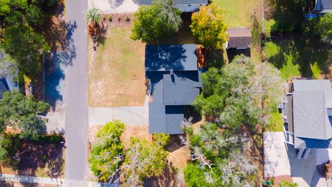 A home in Oak Island