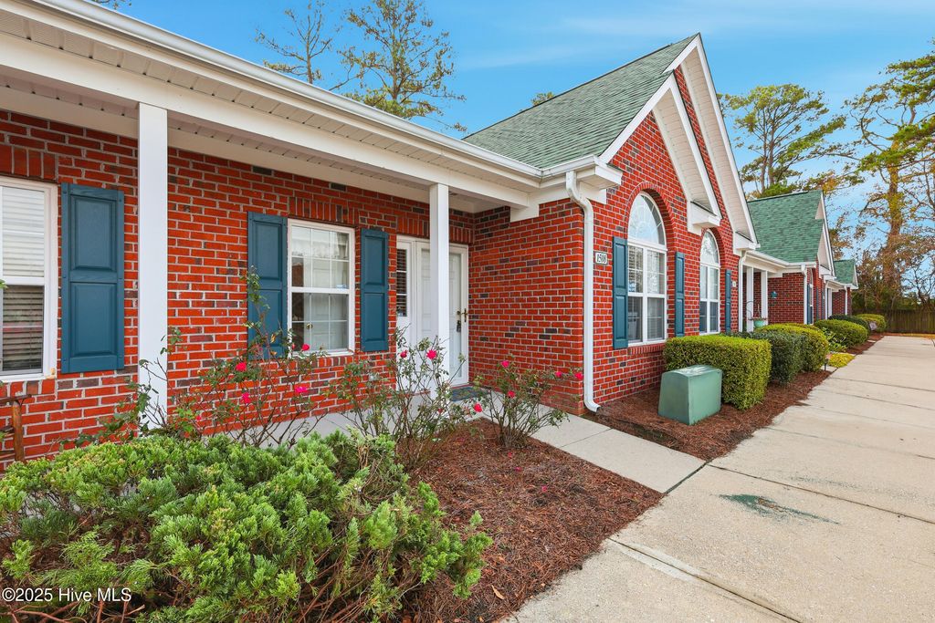 Photo of 1508 Honeybee Lane, Wilmington, NC 28412 (MLS # 100544291)