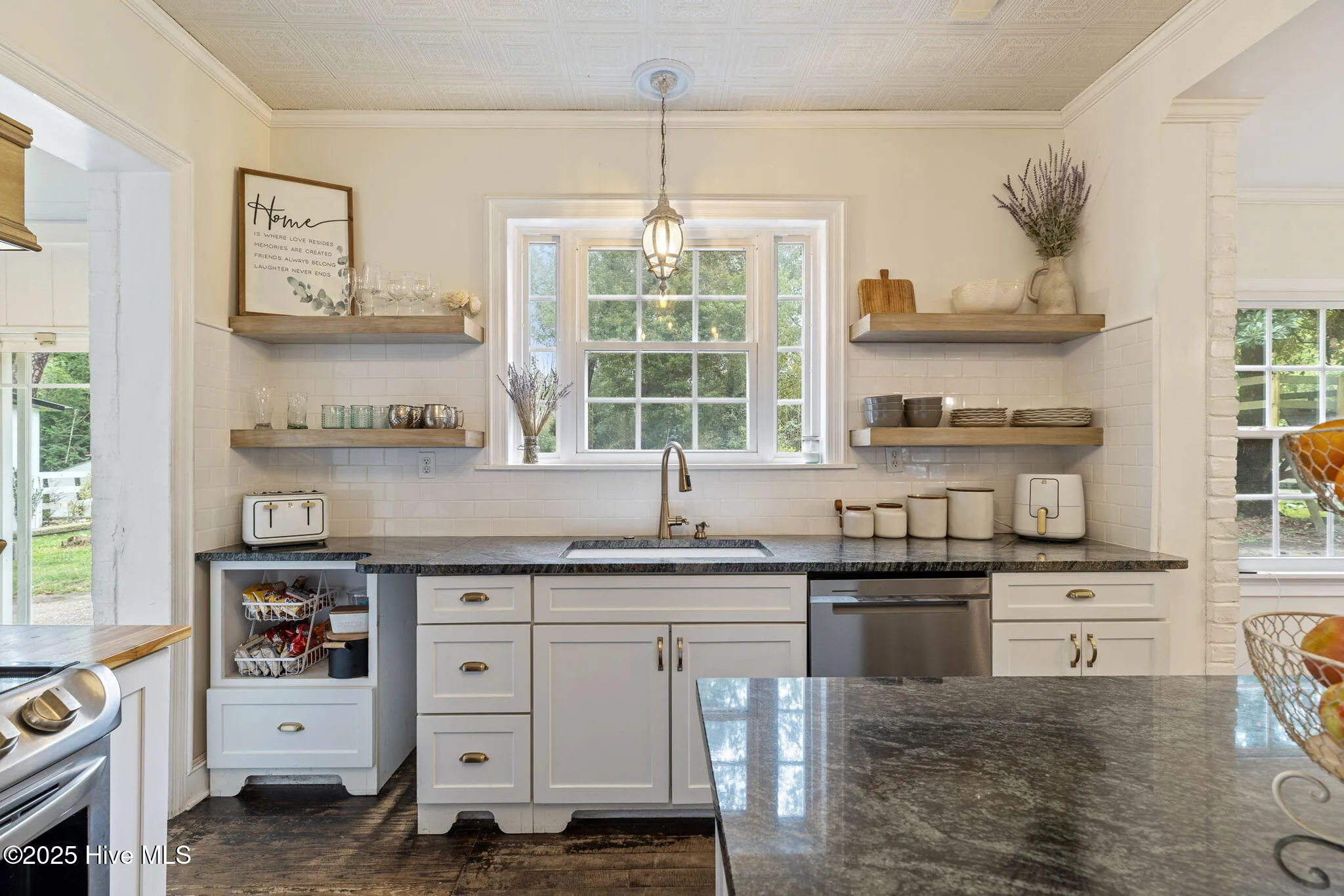 Wilmington, North Carolina 28401, United States, 3 Bedrooms Bedrooms, ,3 BathroomsBathrooms,Residential,Active,220044