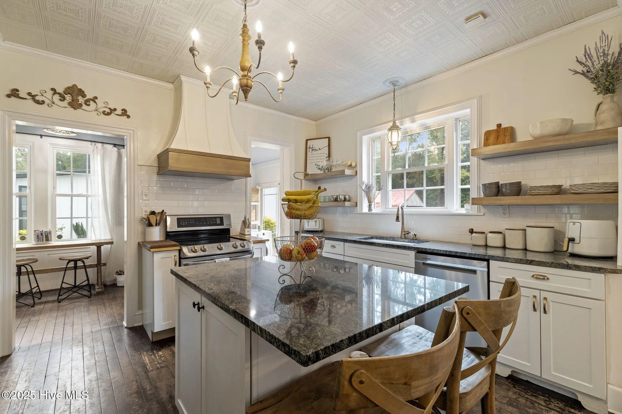 Wilmington, North Carolina 28401, United States, 3 Bedrooms Bedrooms, ,3 BathroomsBathrooms,Residential,Active,220044