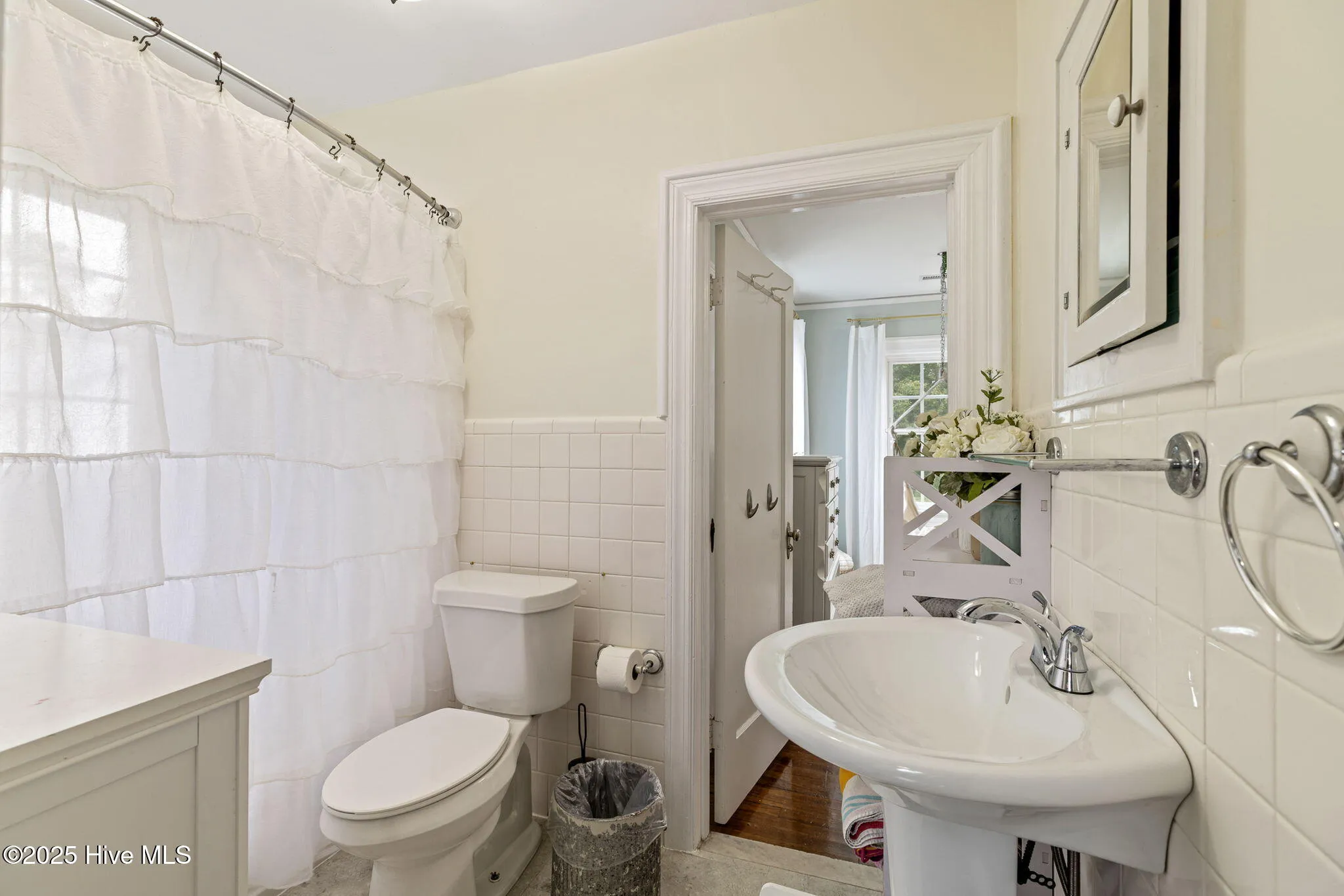 Wilmington, North Carolina 28401, United States, 3 Bedrooms Bedrooms, ,3 BathroomsBathrooms,Residential,Active,220044