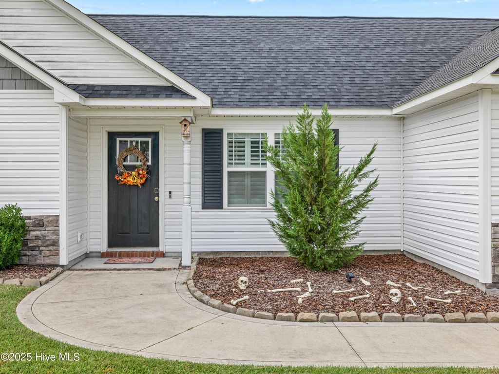 Photo of 501 Ellie Court, Jacksonville, NC 28540 (MLS # 100537815)