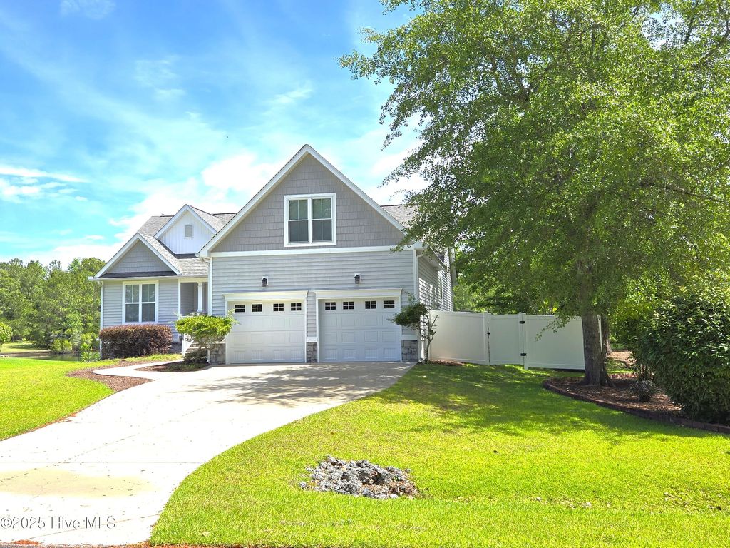 Photo of 105 Argosy Drive, New Bern, NC 28560 (MLS # 100506823)