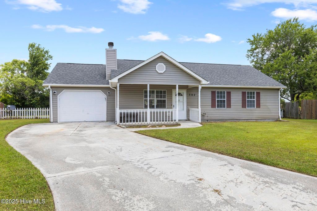 Photo of 302 Josie Court, Hubert, NC 28539 (MLS # 100516163)