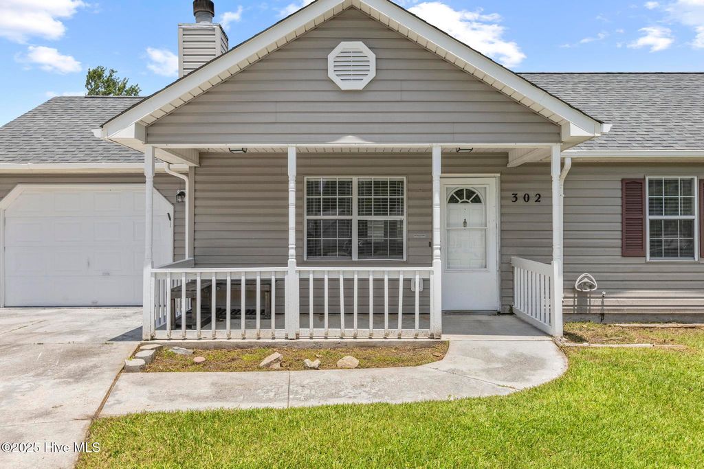 Photo of 302 Josie Court, Hubert, NC 28539 (MLS # 100516163)