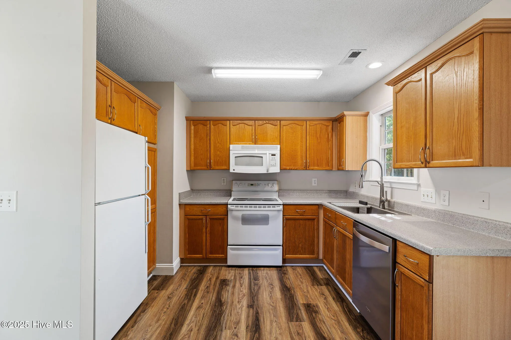 Leland, North Carolina 28451, United States, 3 Bedrooms Bedrooms, ,2 BathroomsBathrooms,Residential,Active,136600