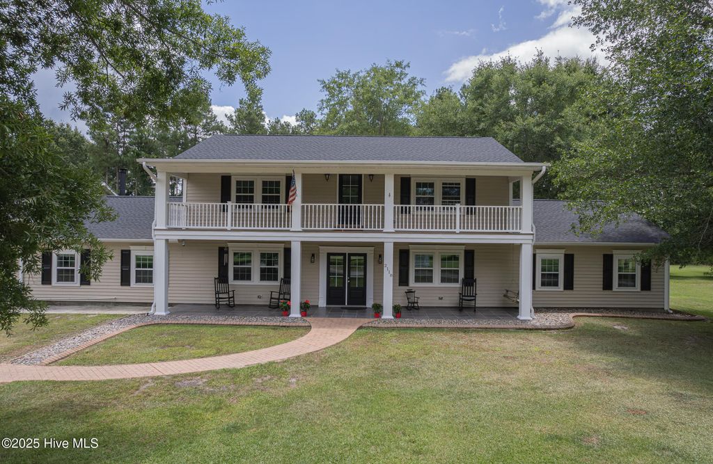 Photo of 2118 Old Savannah Road S, Burgaw, NC 28425 (MLS # 100517320)