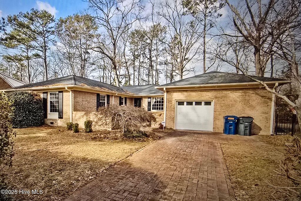 Photo of 2100 Emerson Road, Kinston, NC 28504 (MLS # 100544359)