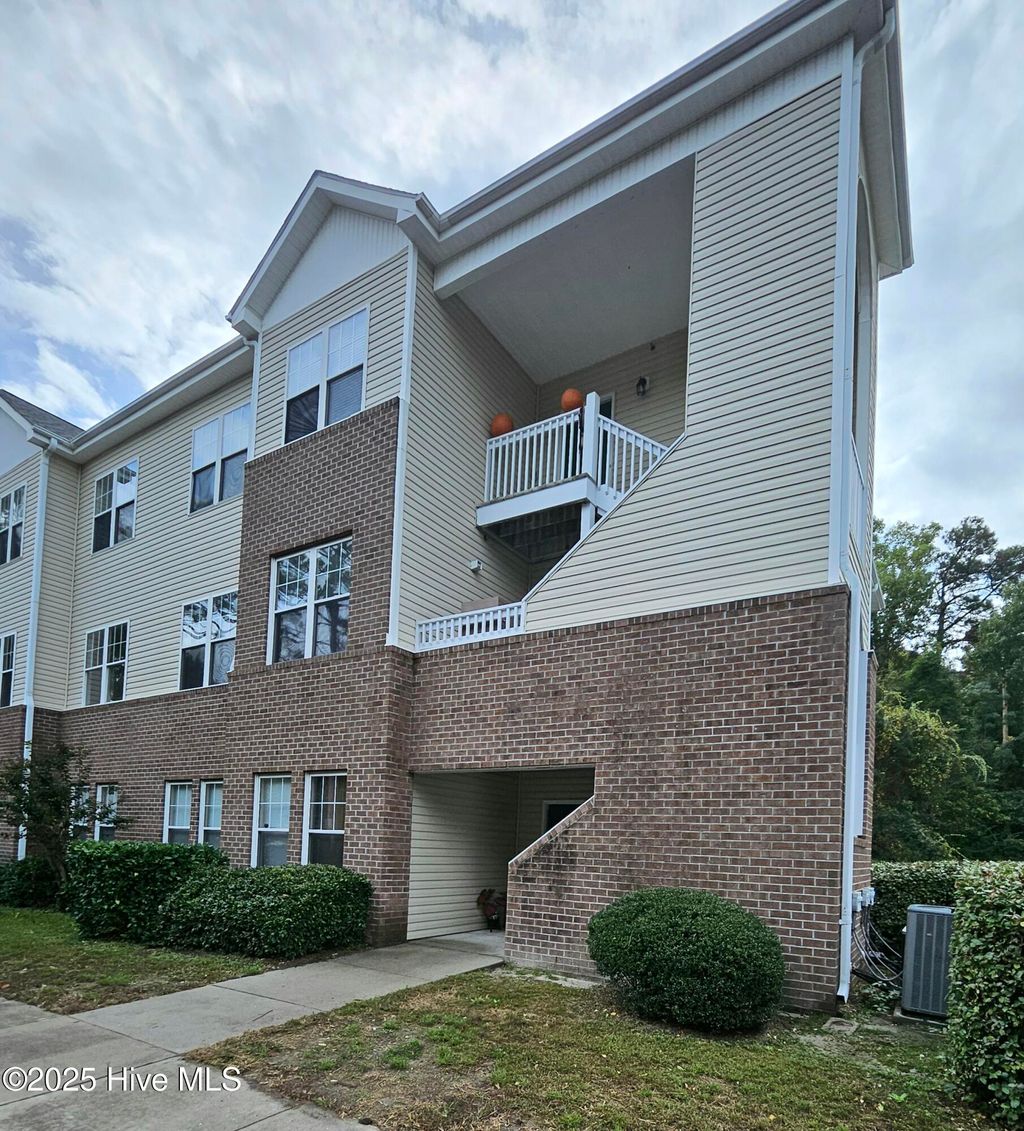Photo of 4525 Sagedale Drive #Unit 204, Wilmington, NC 28405 (MLS # 100536012)