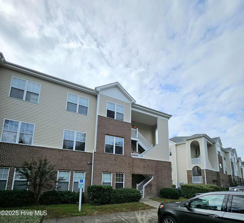 Photo of 4525 Sagedale Drive #Unit 204, Wilmington, NC 28405 (MLS # 100536012)