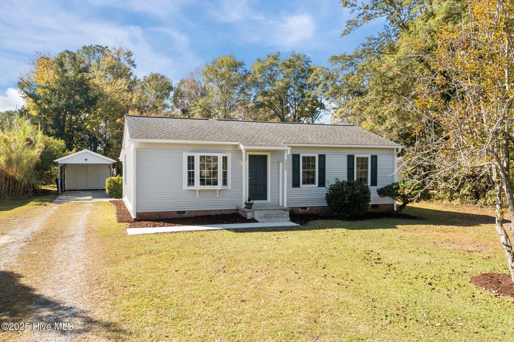 Photo of 2859 Easy Street, Newport, NC 28570 (MLS # 100541139)