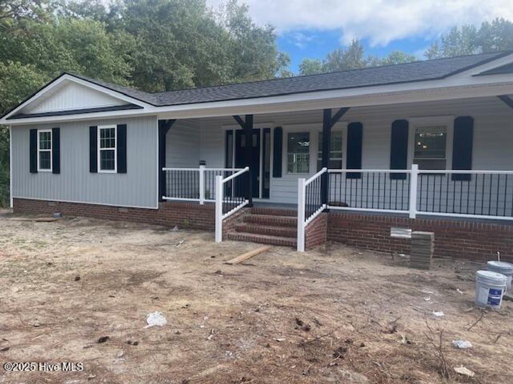 Photo of 243 Sandhole Road, Clinton, NC 28328 (MLS # 100533331)