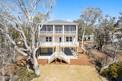 A home in Oak Island