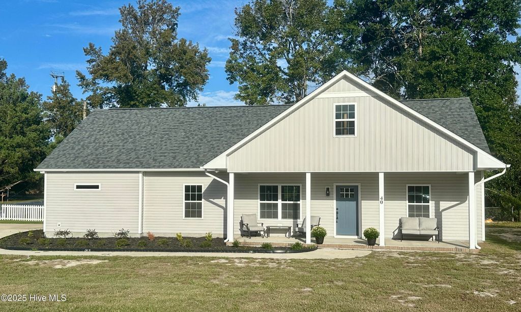 Photo of 40 East Drive, Jacksonville, NC 28546 (MLS # 100520953)