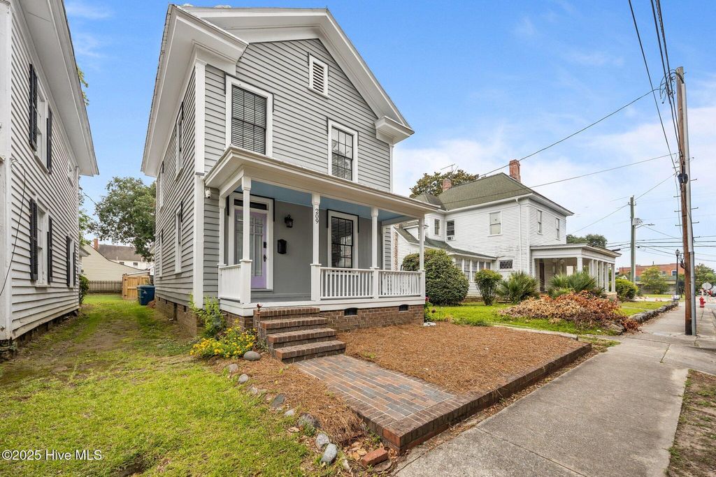 Photo of 209 E Main Street, Washington, NC 27889 (MLS # 100513479)
