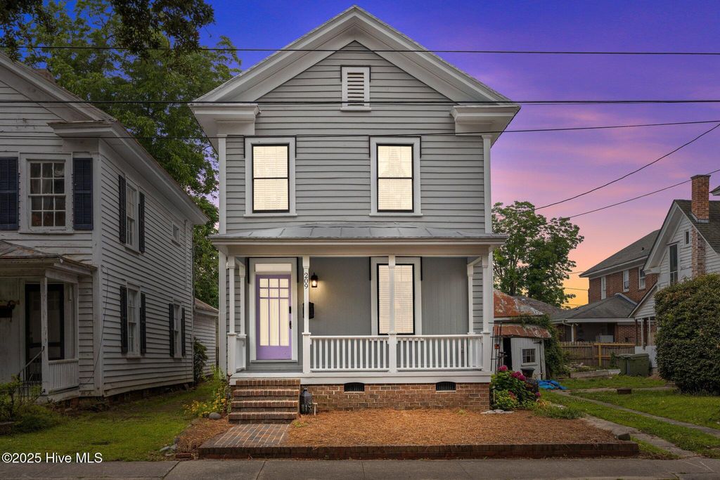 Photo of 209 E Main Street, Washington, NC 27889 (MLS # 100513479)
