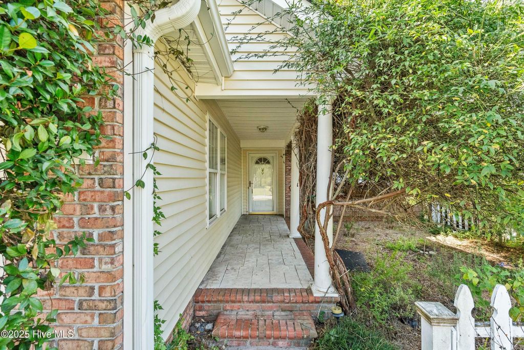 Photo of 5107 Long Pointe Road, Wilmington, NC 28409 (MLS # 100533391)