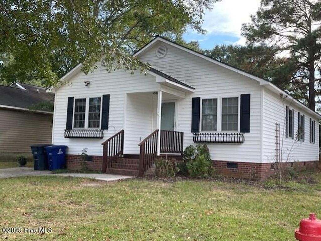 Photo of 131 Cox Avenue, Jacksonville, NC 28540 (MLS # 100533305)