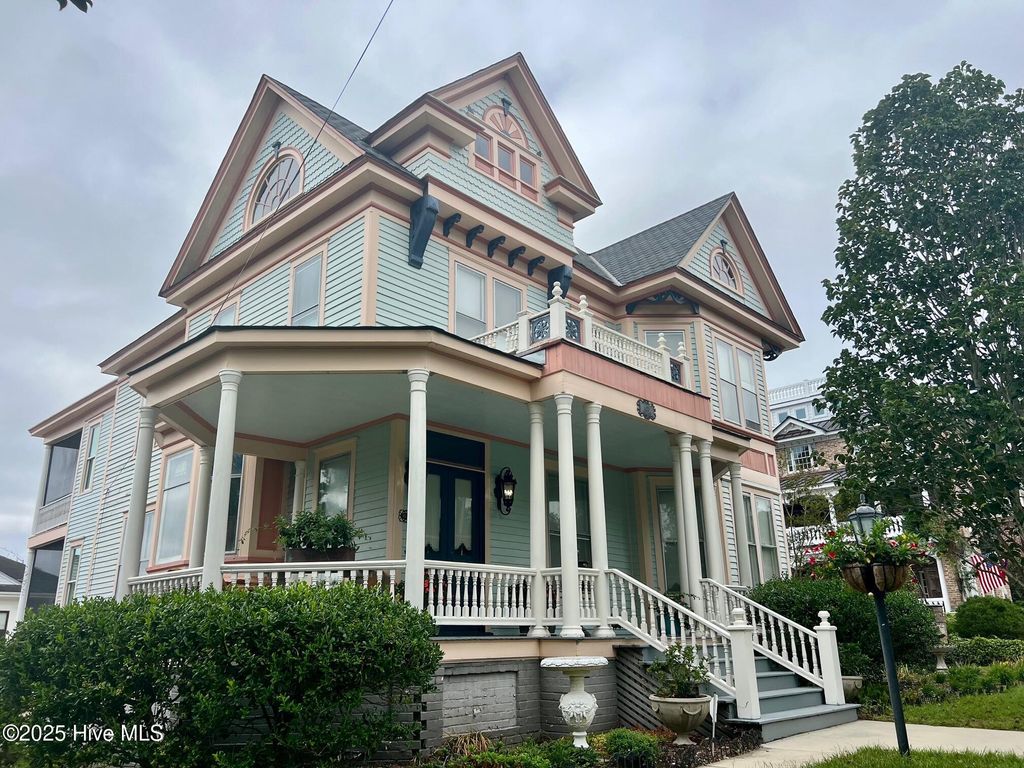 Photo of 603 W Main Street, Washington, NC 27889 (MLS # 100530242)
