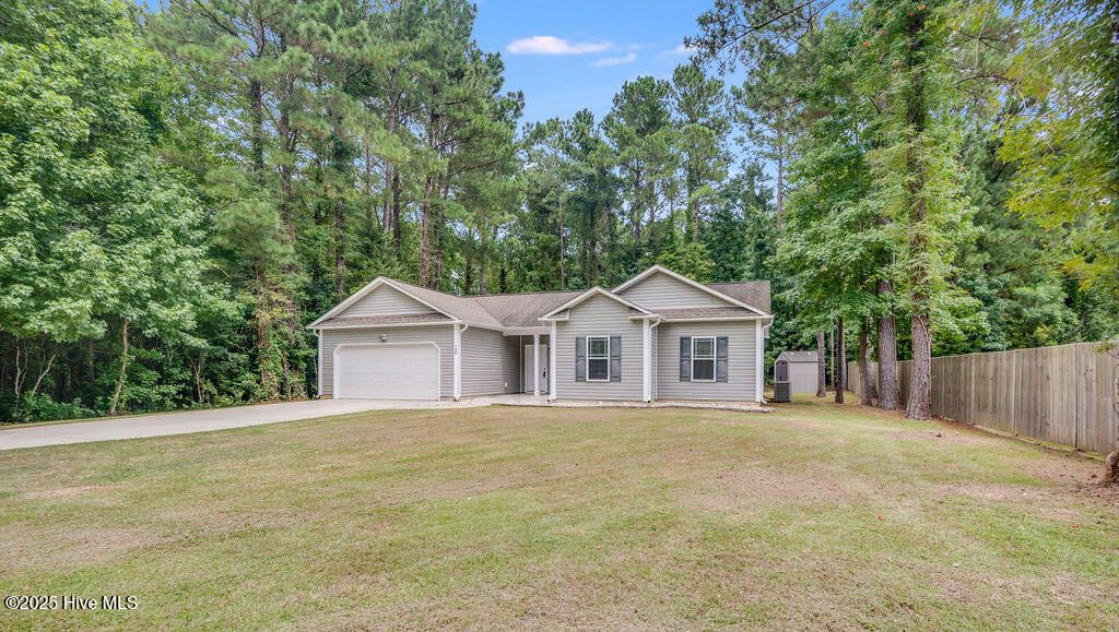 Photo of 138 Bayside Drive, Sneads Ferry, NC 28460 (MLS # 100522306)