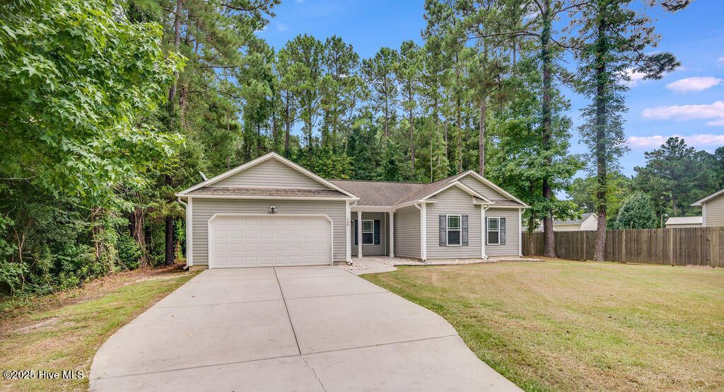Photo of 138 Bayside Drive, Sneads Ferry, NC 28460 (MLS # 100522306)