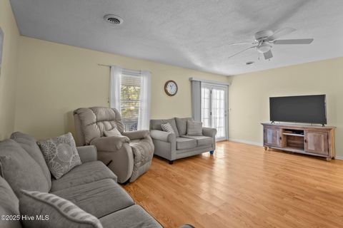 A home in Oak Island