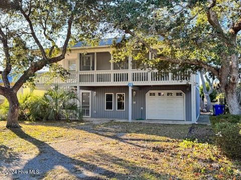 A home in Oak Island