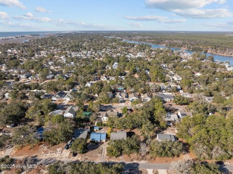 A home in Oak Island