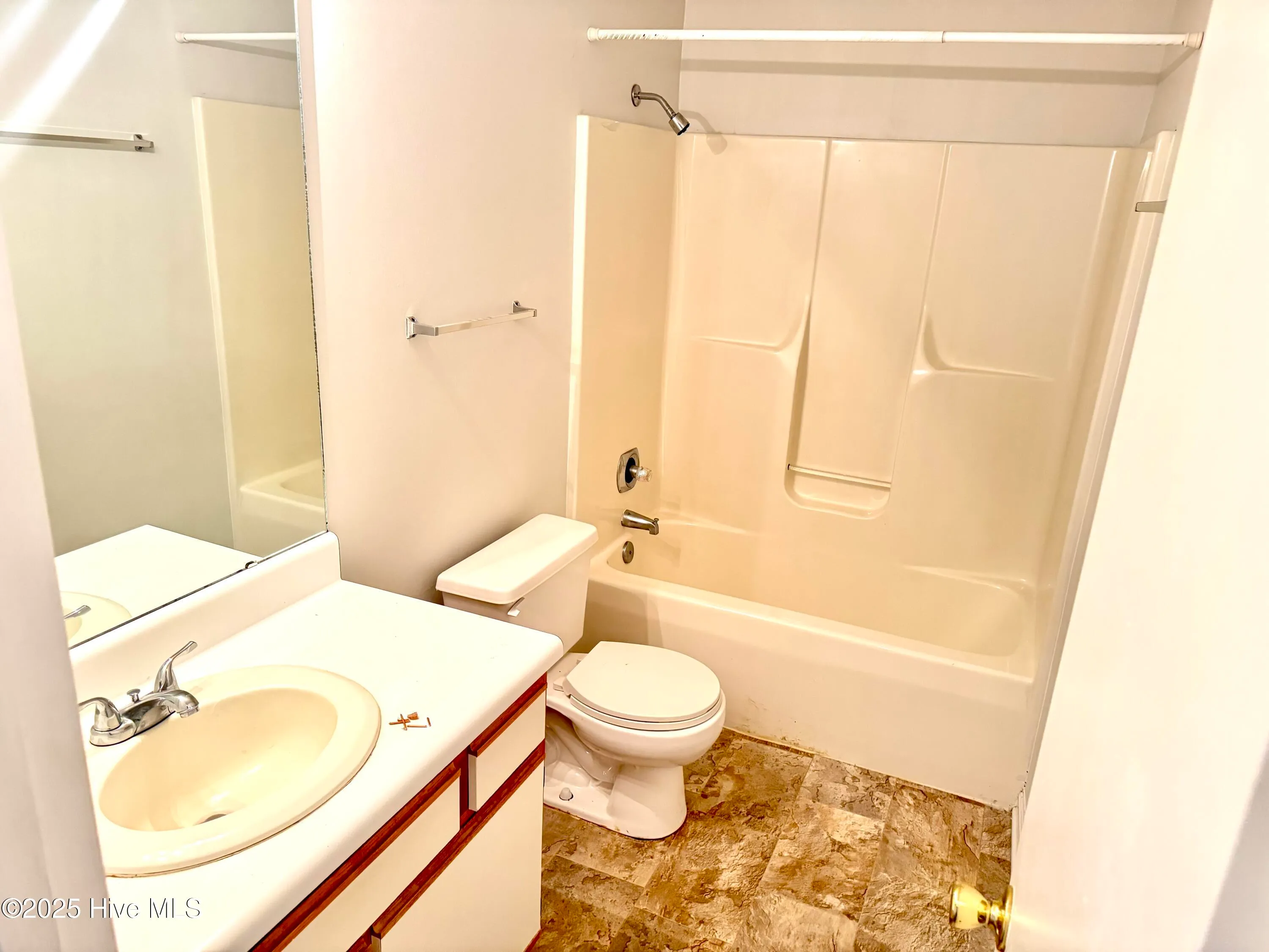 Greenville, North Carolina 27858, United States, 2 Bedrooms Bedrooms, ,2 BathroomsBathrooms,Residential,Active,234366