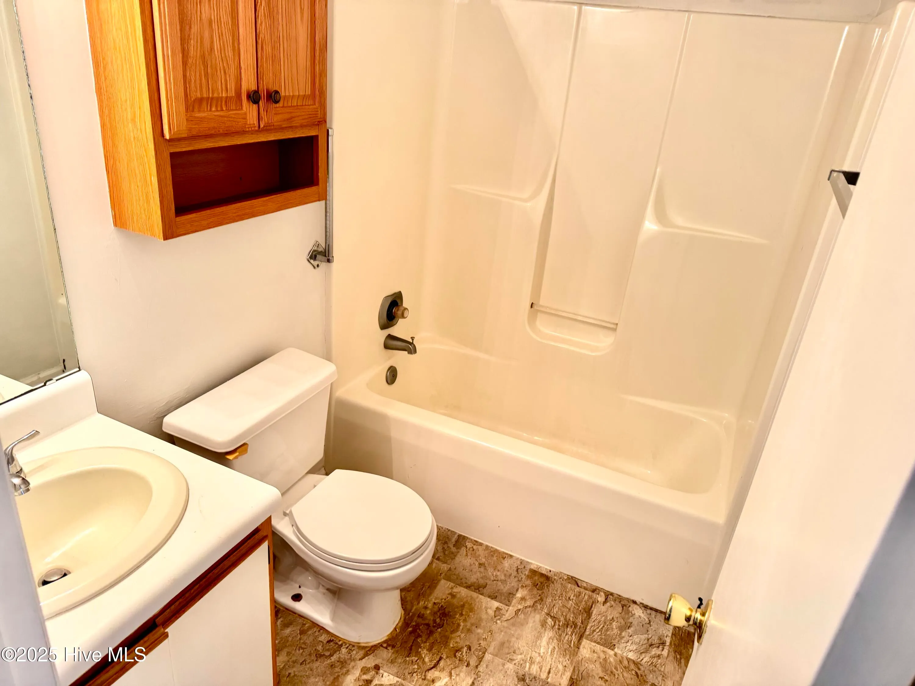 Greenville, North Carolina 27858, United States, 2 Bedrooms Bedrooms, ,2 BathroomsBathrooms,Residential,Active,234366