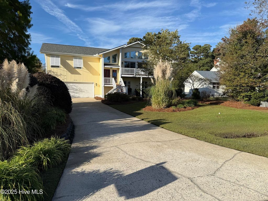 Photo of 510 Island Drive, Beaufort, NC 28516 (MLS # 100535827)