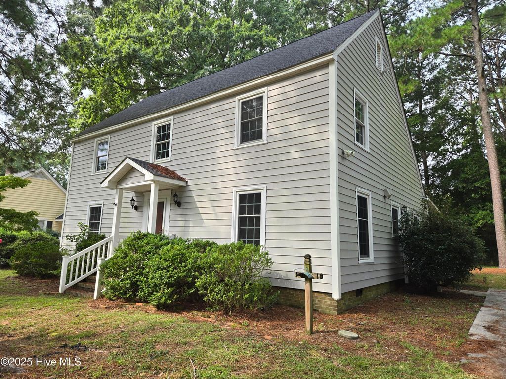 Photo of 1404 Captains Road, Tarboro, NC 27886 (MLS # 100522603)