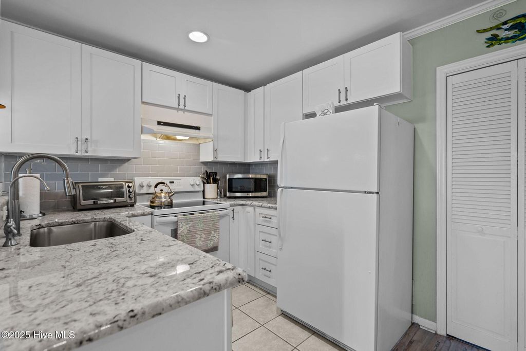 Photo of 1305 Carolina Beach Avenue N #Apt 1a, Carolina Beach, NC 28428 (MLS # 100538407)