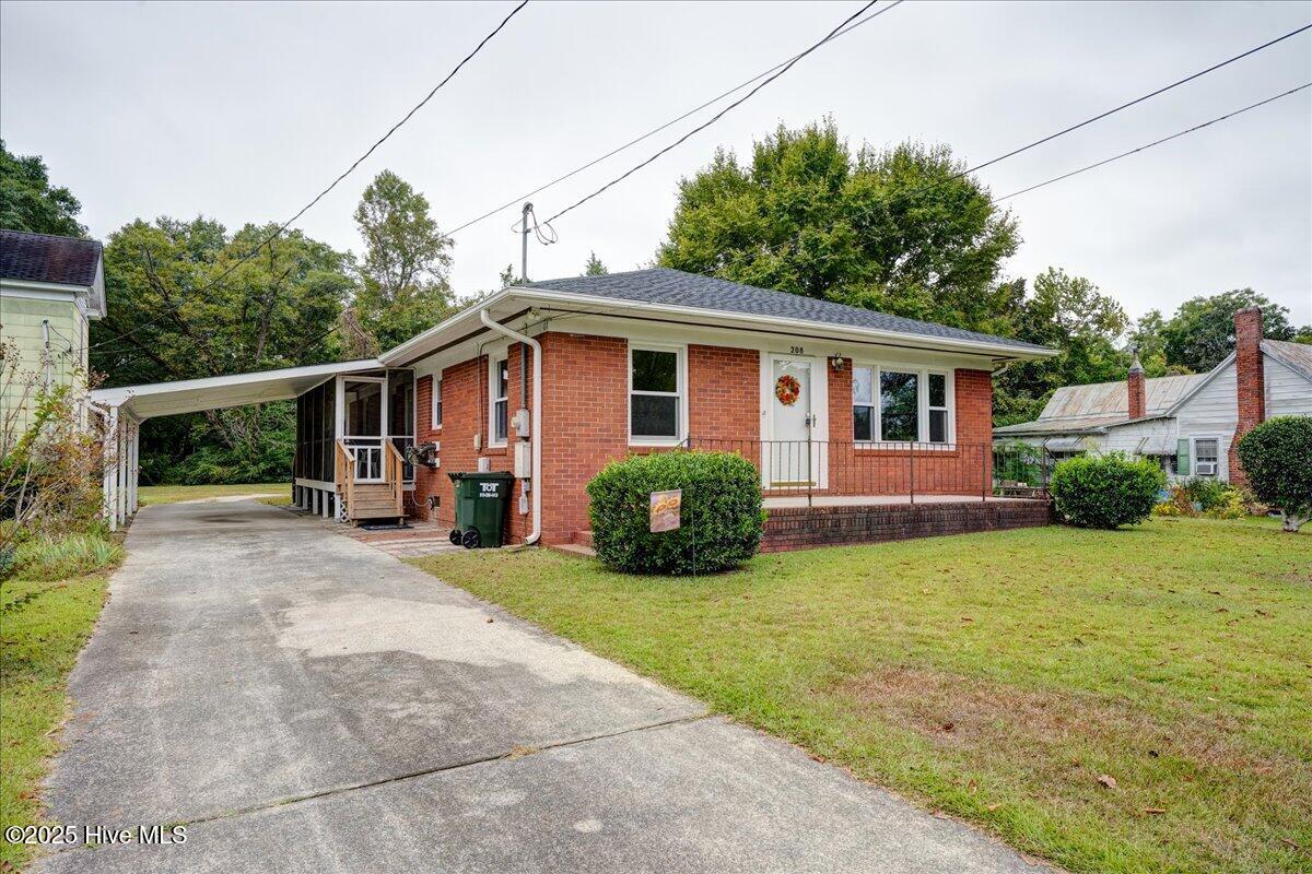 208 W Lakeview Drive