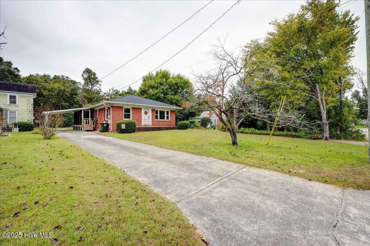 208 W Lakeview Drive