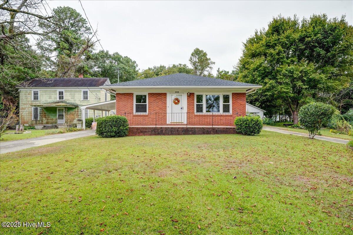 208 W Lakeview Drive