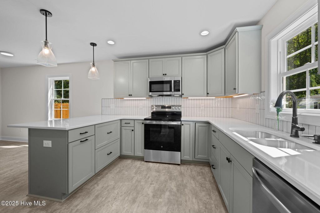 Photo of 2607 Mckinley Avenue, New Bern, NC 28562 (MLS # 100531852)