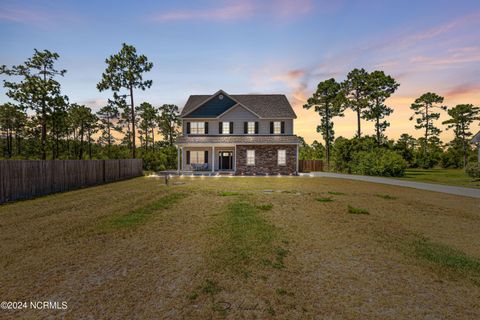 Single Family Residence in Hubert NC 360 Inverness Drive.jpg