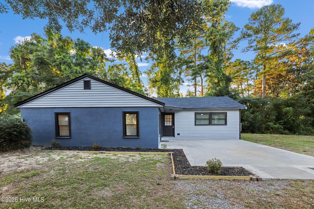 Photo of 5368 Niagara Carthage Road, Southern Pines, NC 28387 (MLS # 100535142)