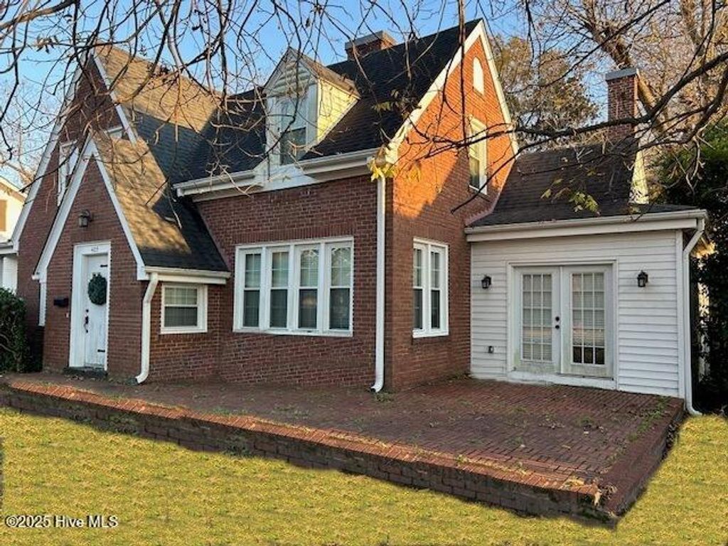 Photo of 405 Sunset Avenue, Clinton, NC 28328 (MLS # 100542769)