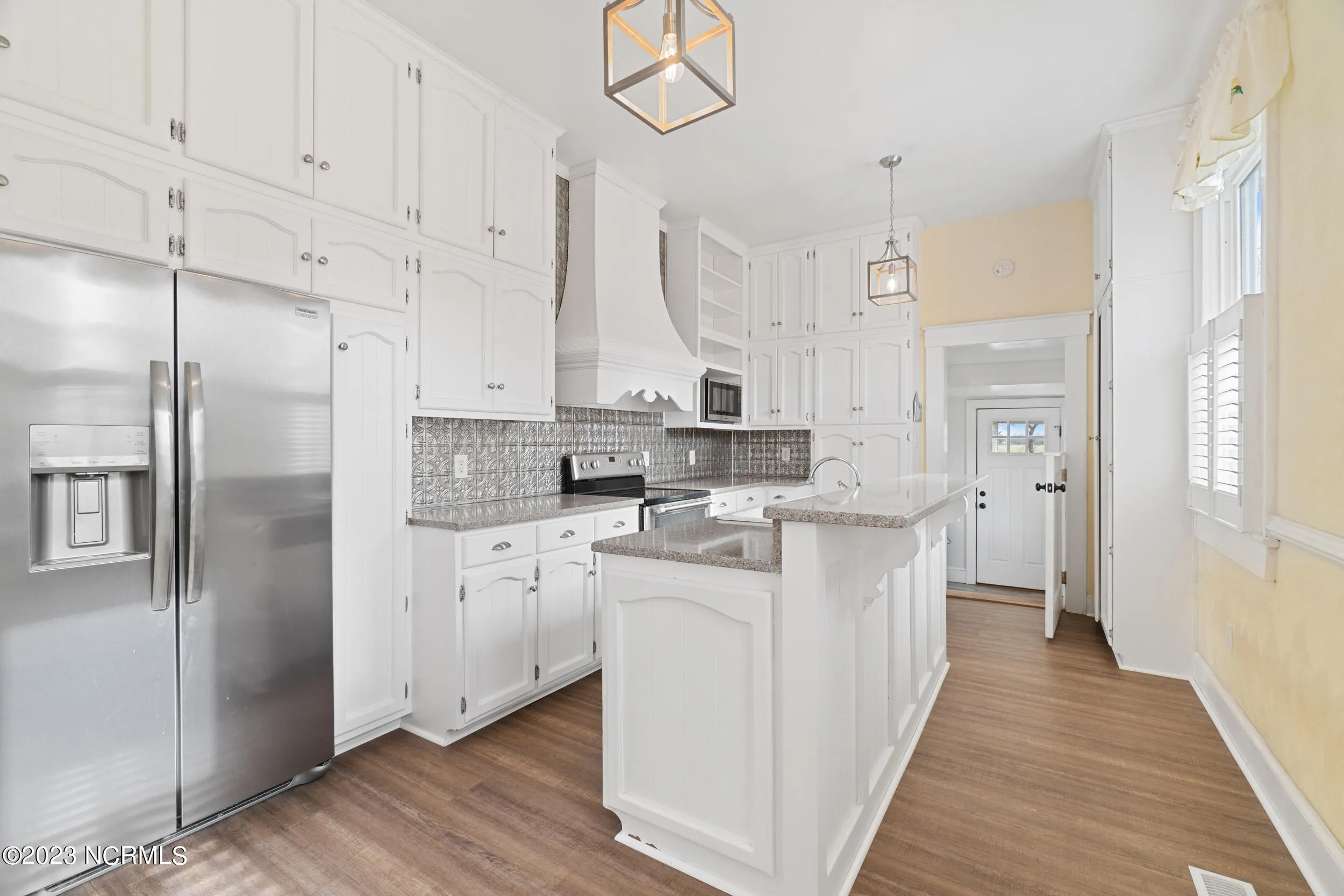 Moyock, North Carolina 27958, United States, 3 Bedrooms Bedrooms, ,3 BathroomsBathrooms,Residential,Pending,40494