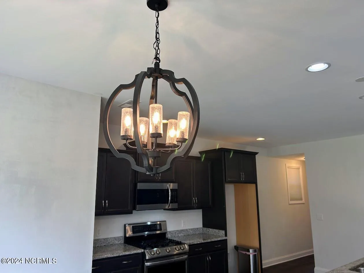 Wilmington, North Carolina 28409, United States, 4 Bedrooms Bedrooms, ,3 BathroomsBathrooms,Residential,Pending,37476